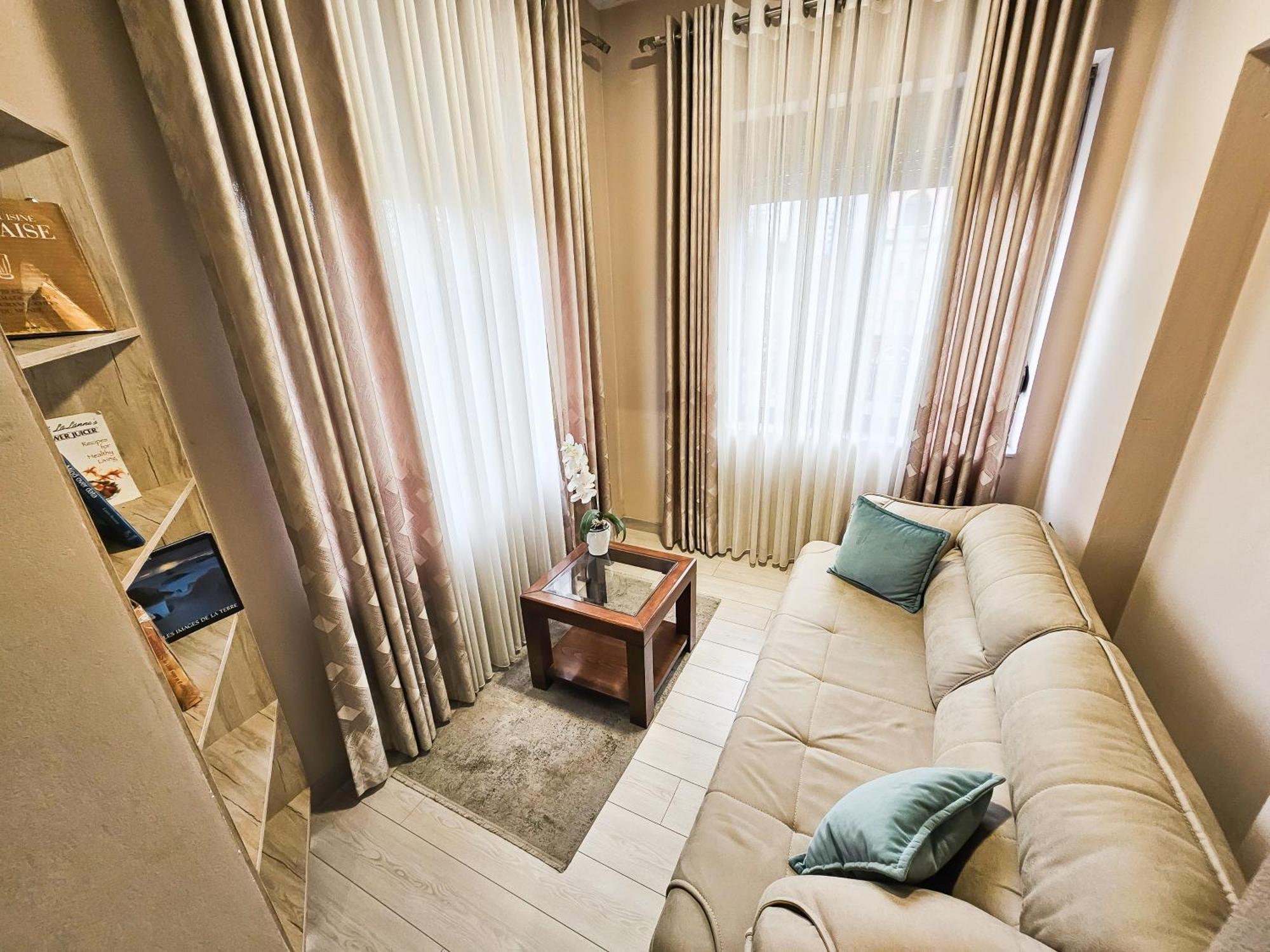 Sunflower Junior Suite Tiran Dış mekan fotoğraf