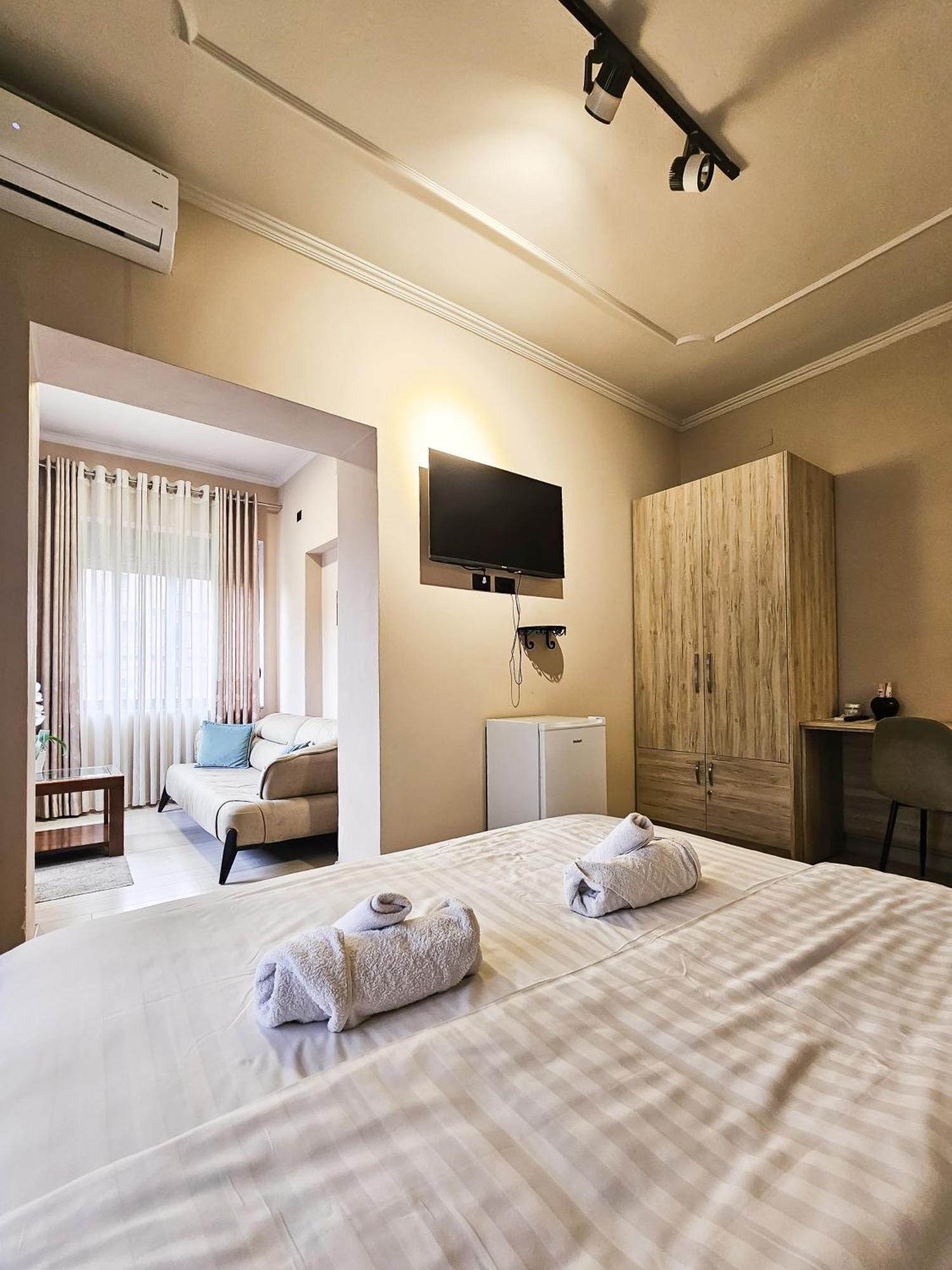 Sunflower Junior Suite Tiran Dış mekan fotoğraf
