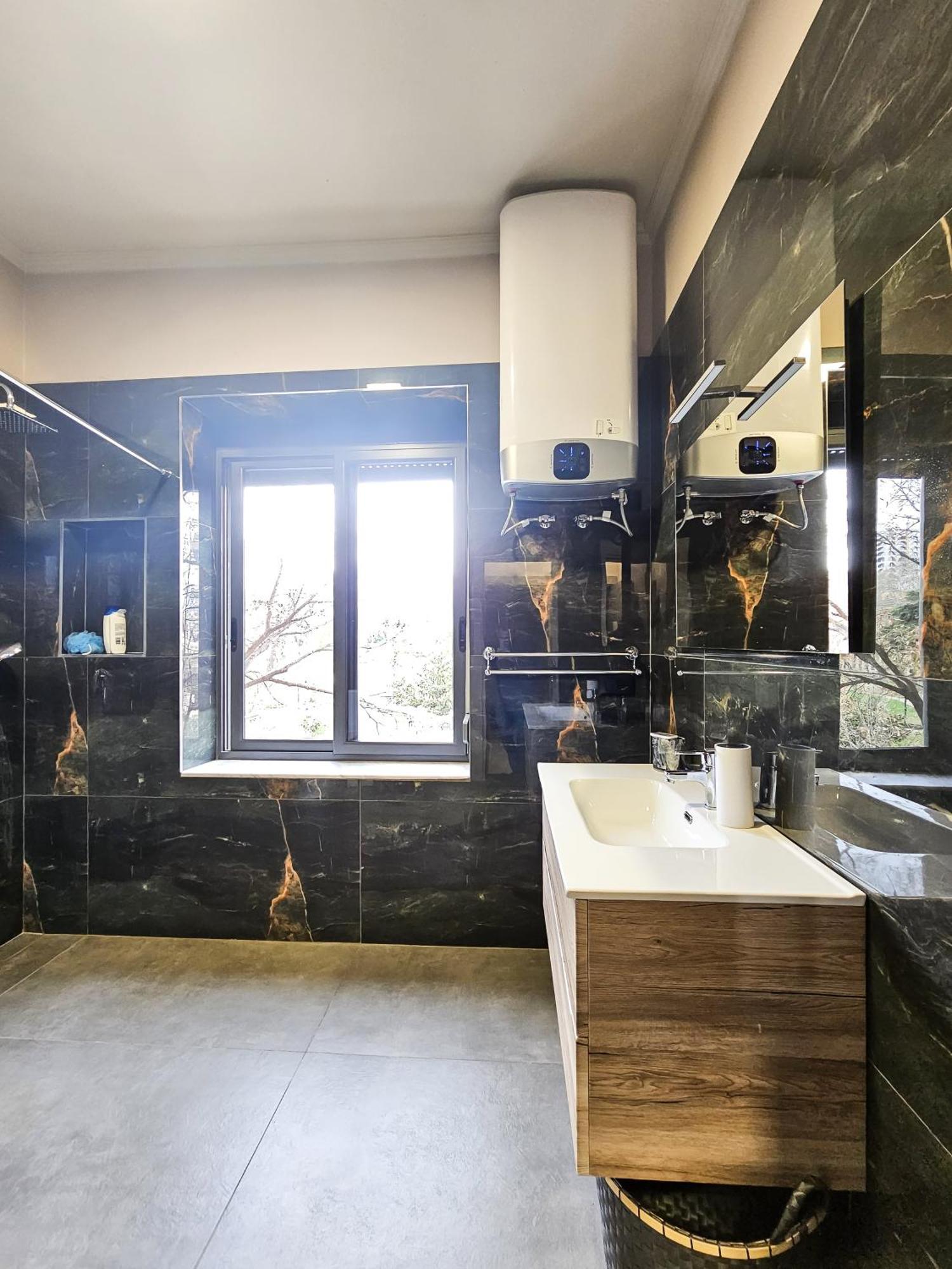 Sunflower Junior Suite Tiran Dış mekan fotoğraf