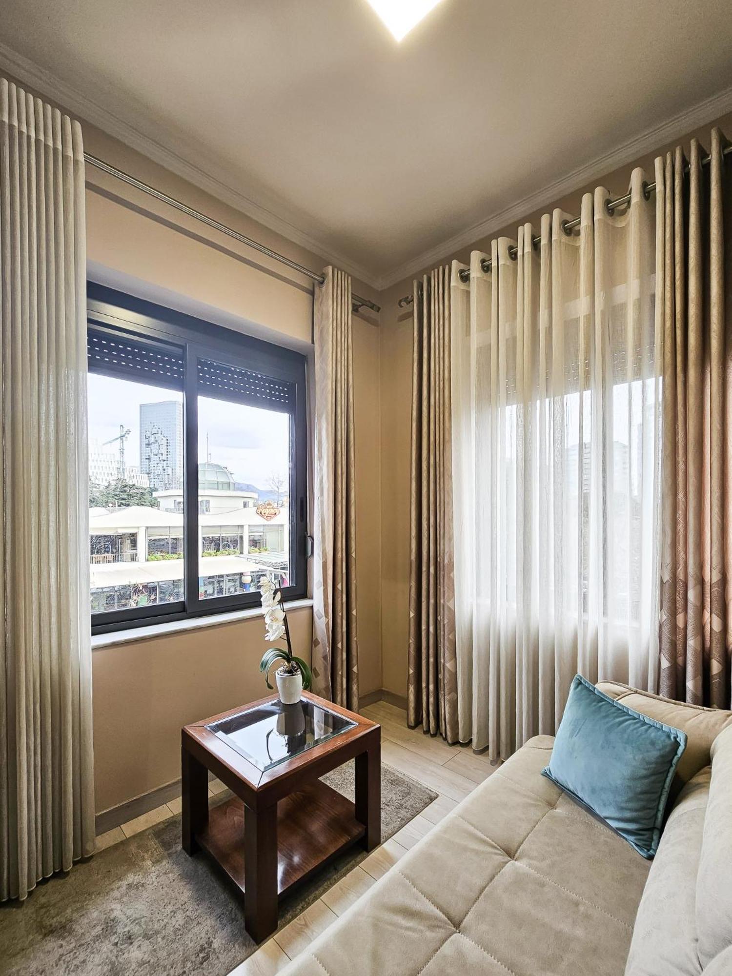 Sunflower Junior Suite Tiran Dış mekan fotoğraf